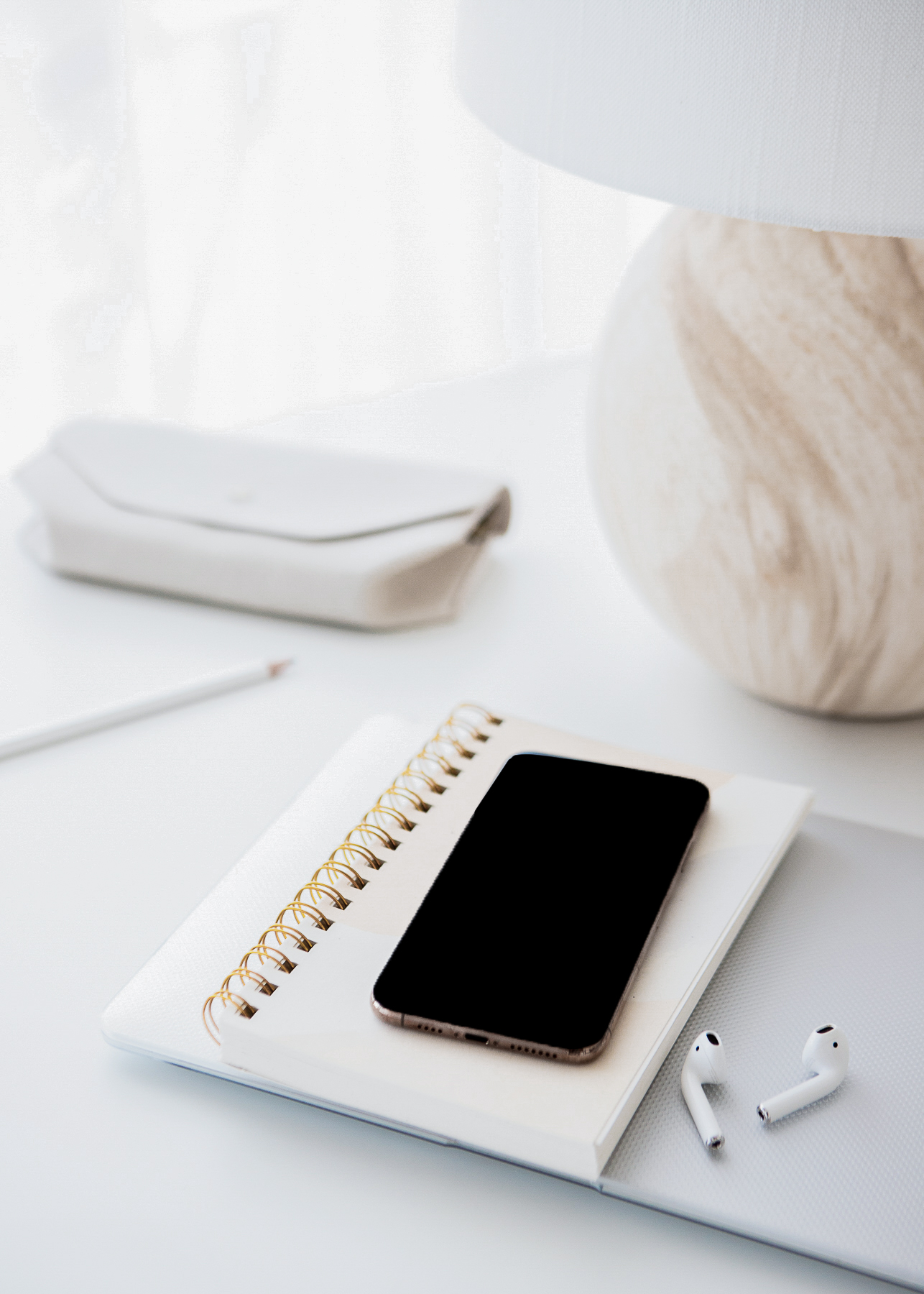 social-squares-alabaster-white-cream-nuetral-styled-stock-photo003